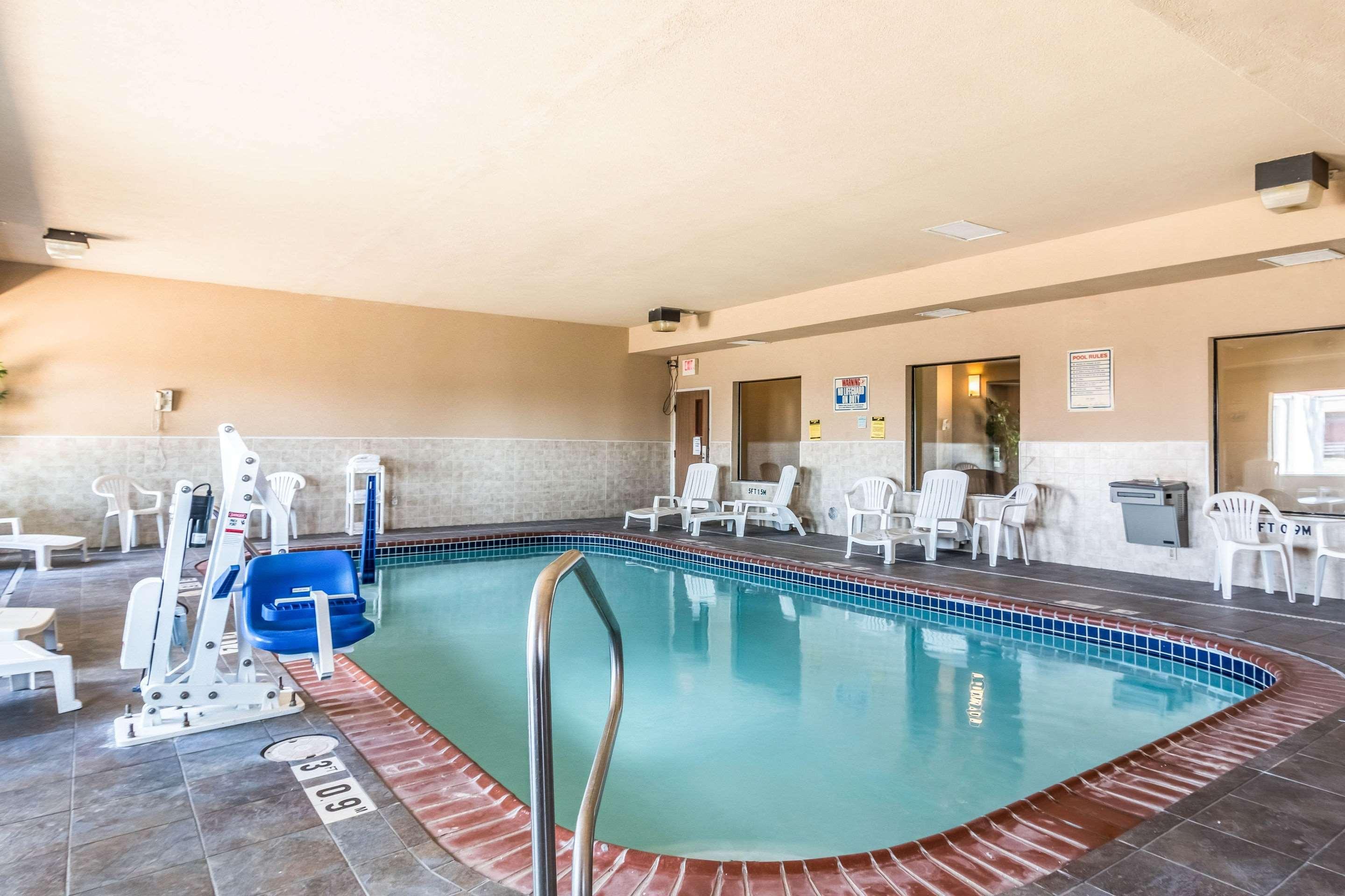 Quality Inn & Suites Salem Near I-57 Εξωτερικό φωτογραφία